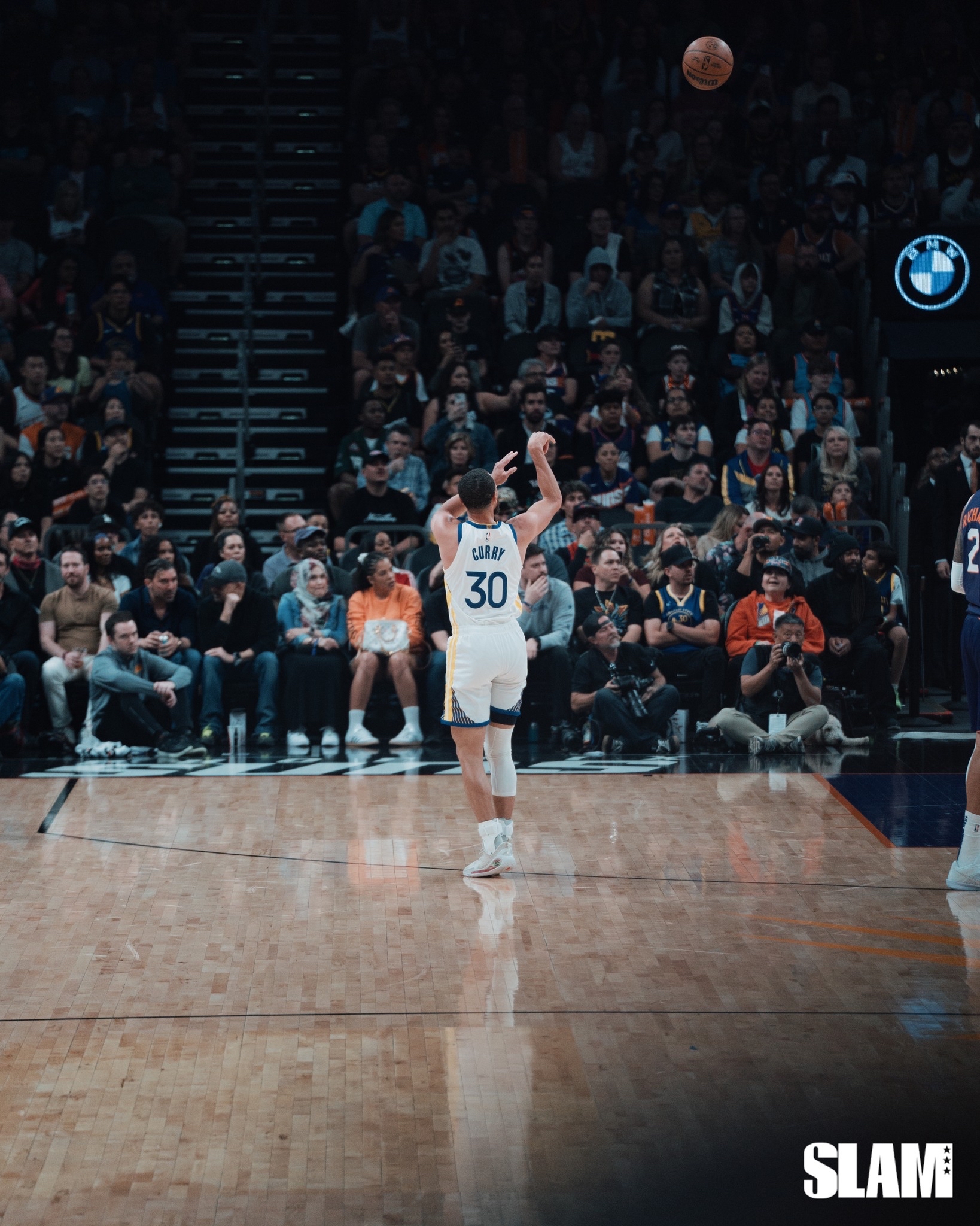 领先在线体育平台-库里迎来三赛季出色发挥，尤文图斯观众热烈欢呼！-领先在线体育平台