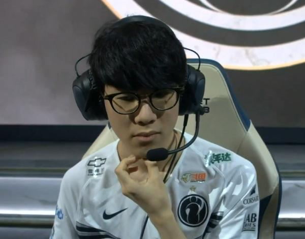 包含湖人不断突破！，TheShy连续三场比赛得分超过比赛规则变更赢得满堂喝彩的词条