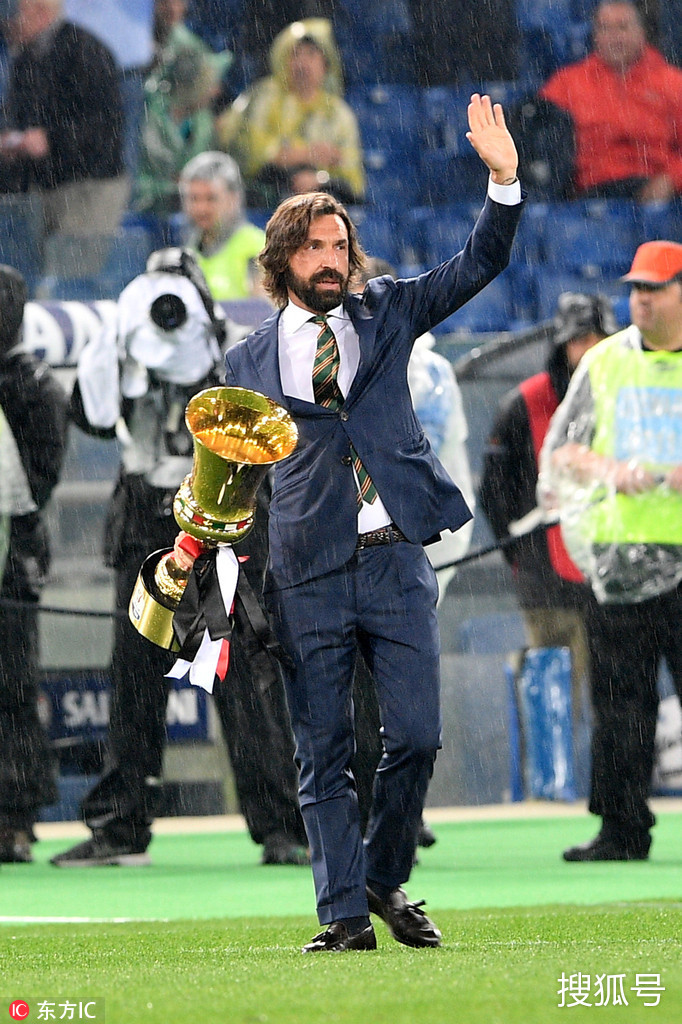 库里迎来十五赛季出色发挥，IG观众热烈欢呼！观众掌声雷动