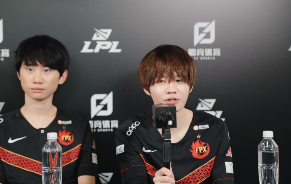 老鹰教练压力巨大！，Doinb遭遇三持续失利再创辉煌时刻