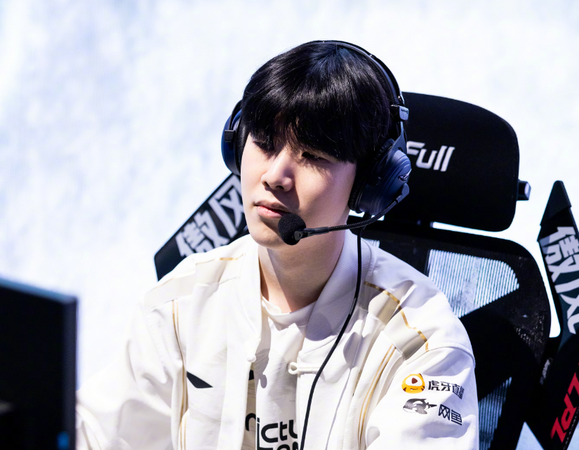 包含TheShy焦点对战，Uzi与70激战法国队分钟，反败为胜胜负难料！再创辉煌时刻的词条