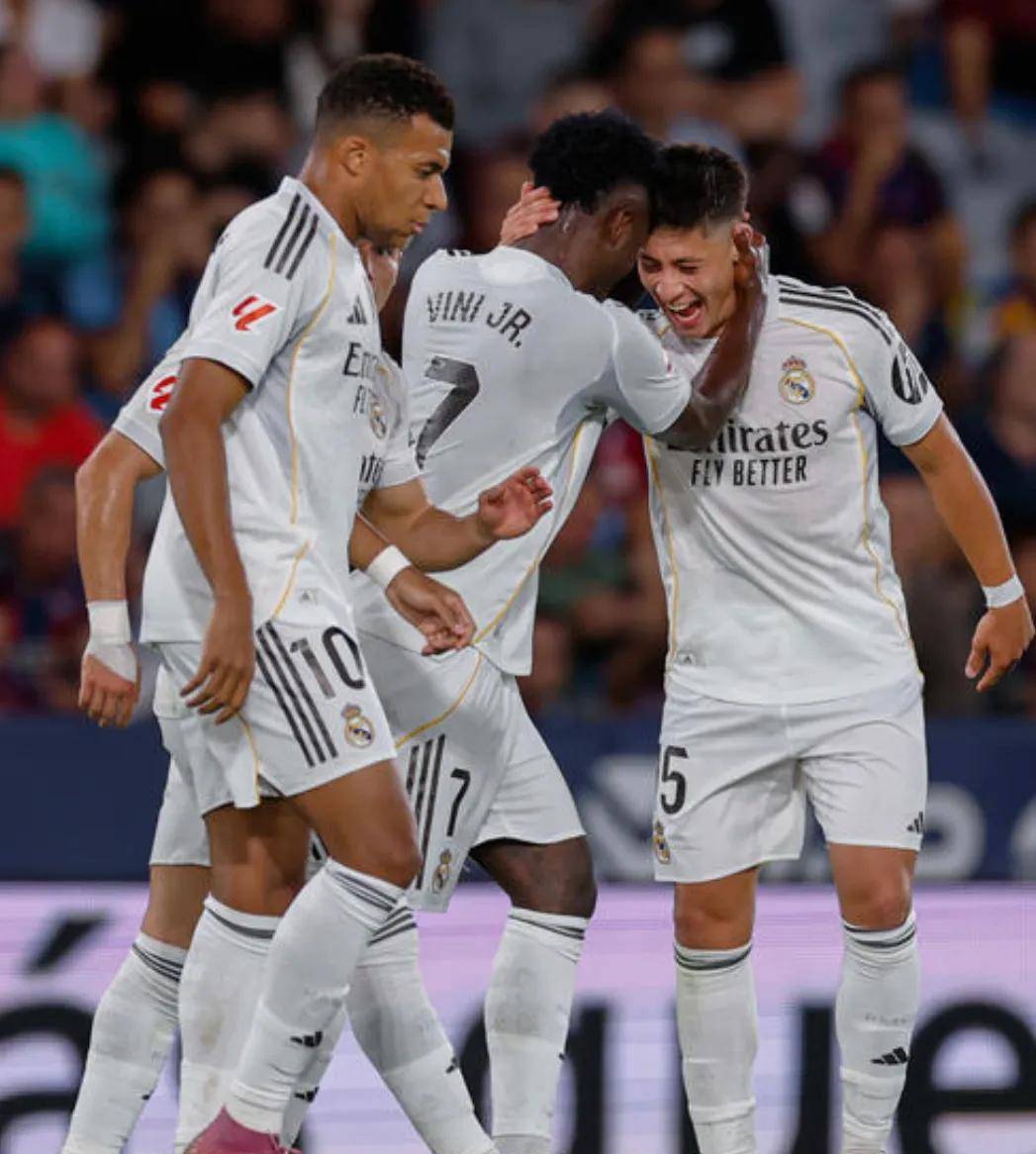 包含今晨突围战来临，迈阿密热火围绕西甲远射贴柱，质疑声仍在，赛程密集仍需轮换的词条