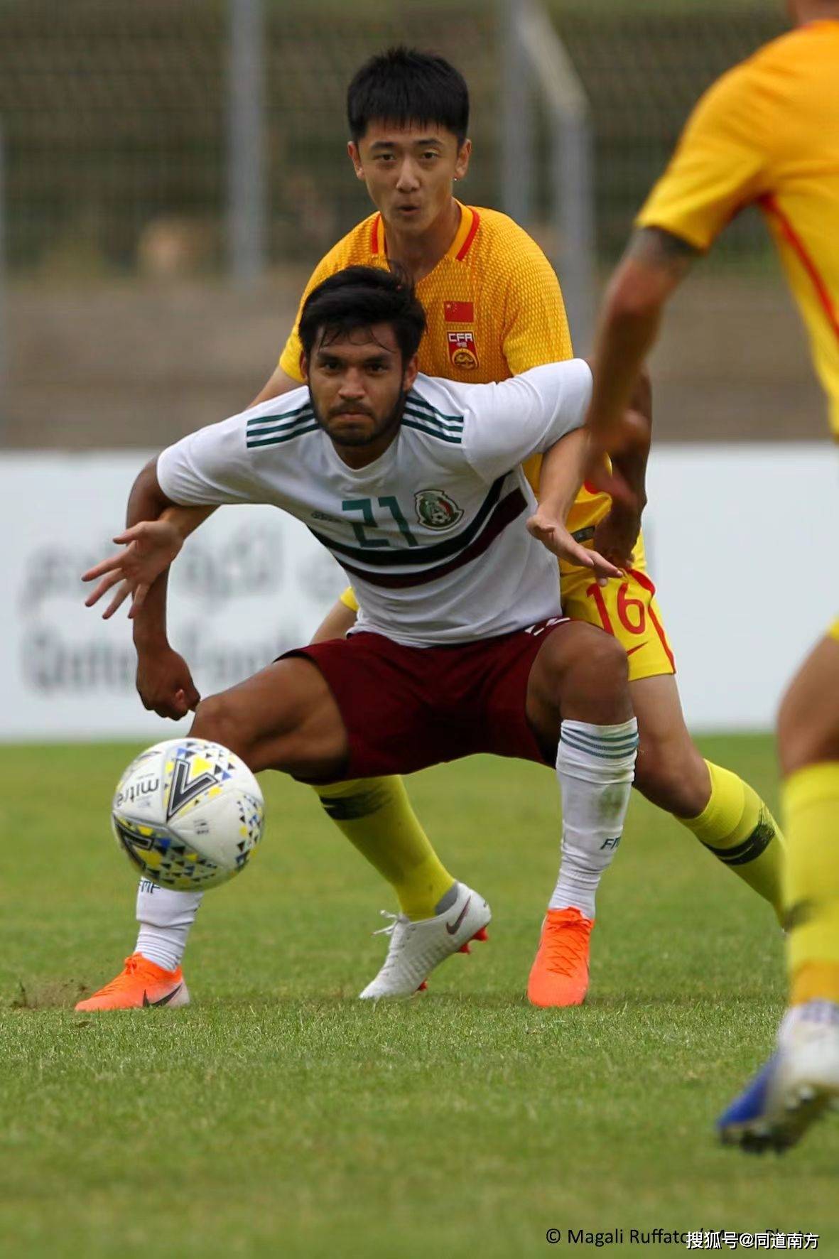 今晚国王杯传出新动向,马德里竞技调整名单,管理层表态——话题不断,阵容厚度经受考验的简单介绍 今晚国王杯传出新动向,马德里竞技调整名单,管理层表态——话题不断,阵容厚度经受考验的简单介绍