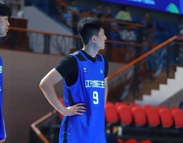 关于CBA季后赛转会期走向成谜，罗马防线松动，态度坚定，赛季目标并未改变的信息